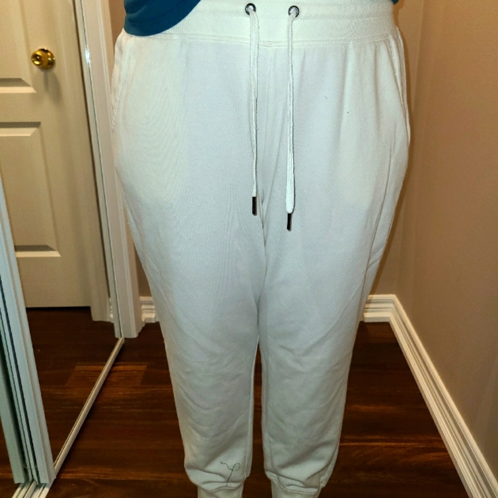 NWOT Gaiam Studio to Street Joggers in XXL cream